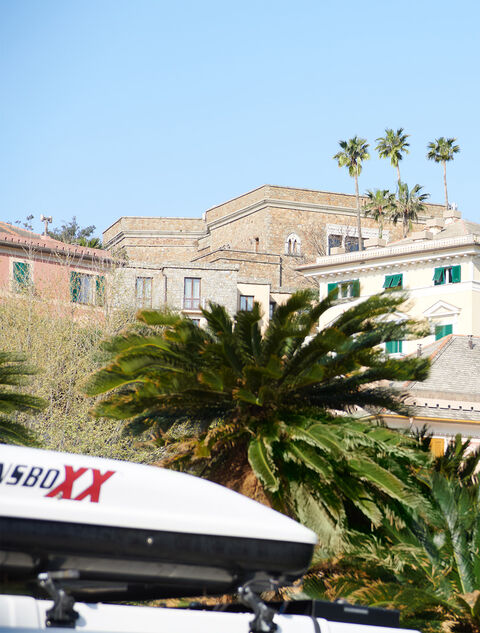 Summer Escape. L’Estate Valextra