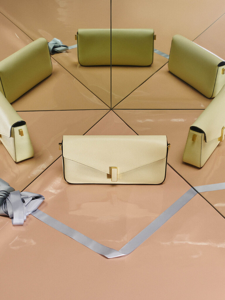 Iside valextra leather shoulder bag in white pergamena