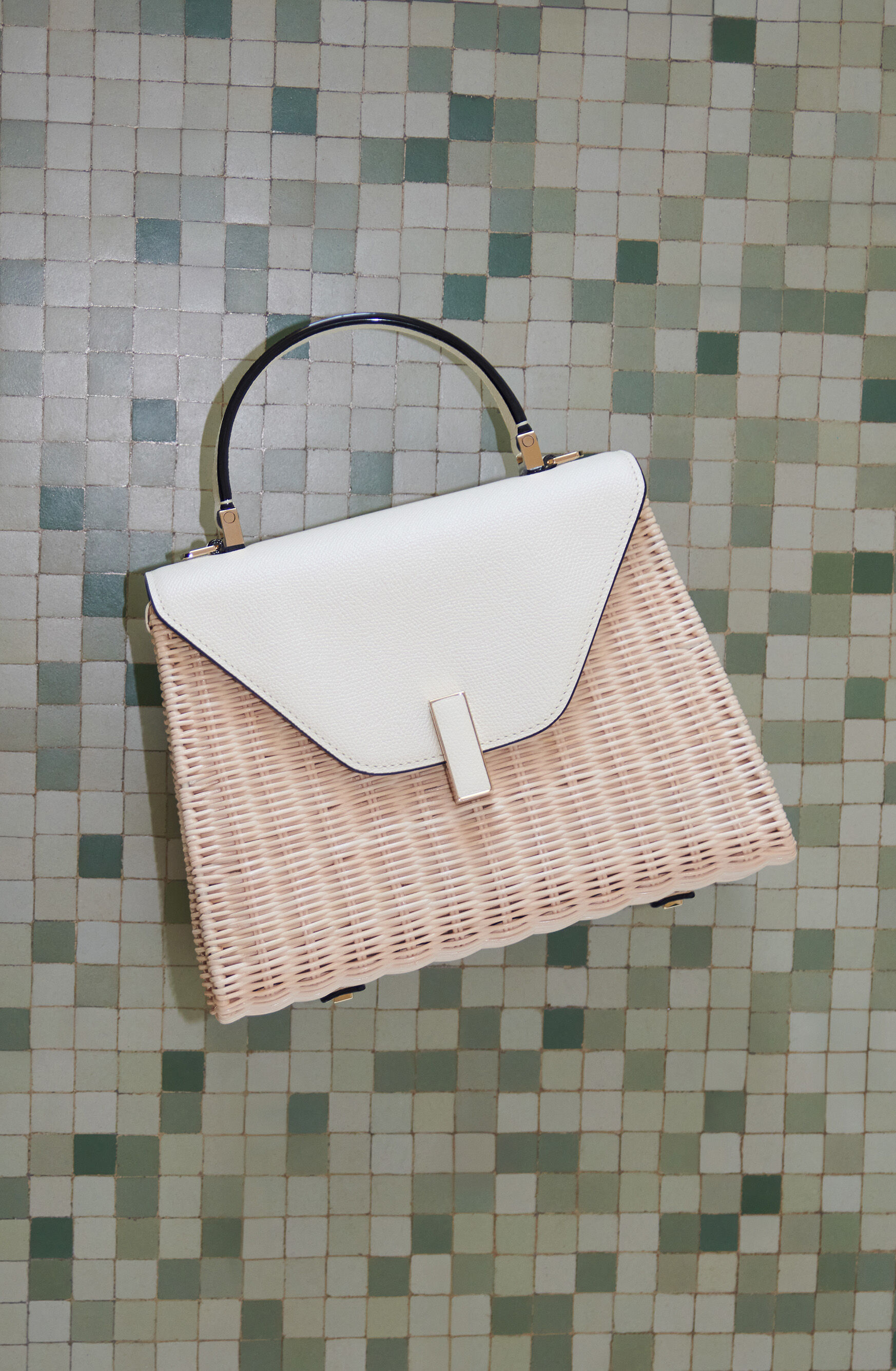 クラッチバッグ Valextra  Leather clutch with l detail Valextra: Luxury Italian leather handbags, designer purses