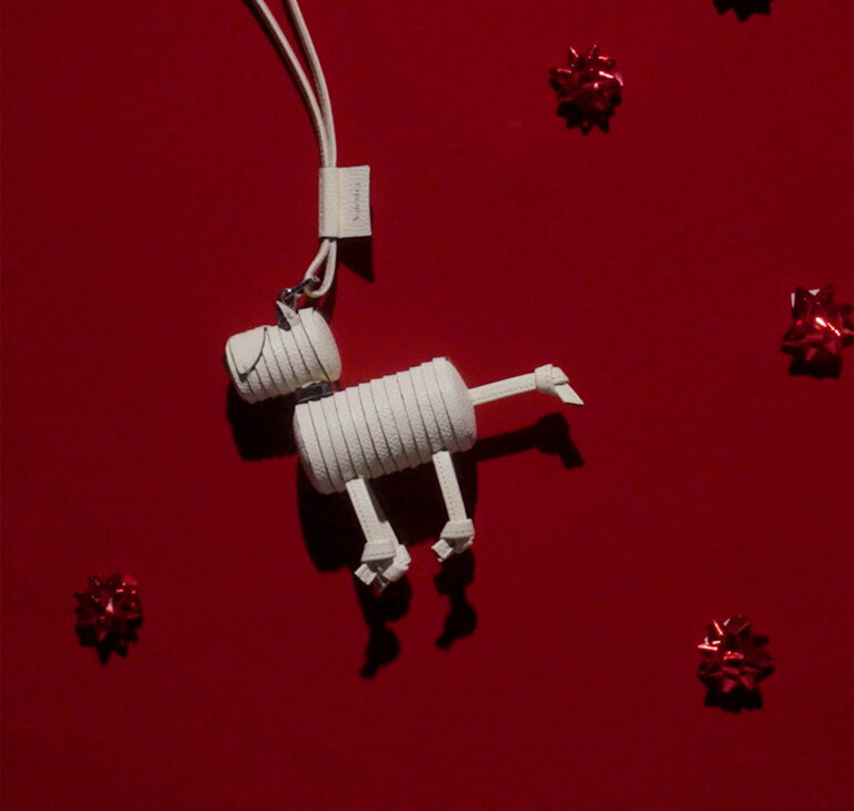 Valextra Puppy Dog Bag leather Charm in White Pergamena