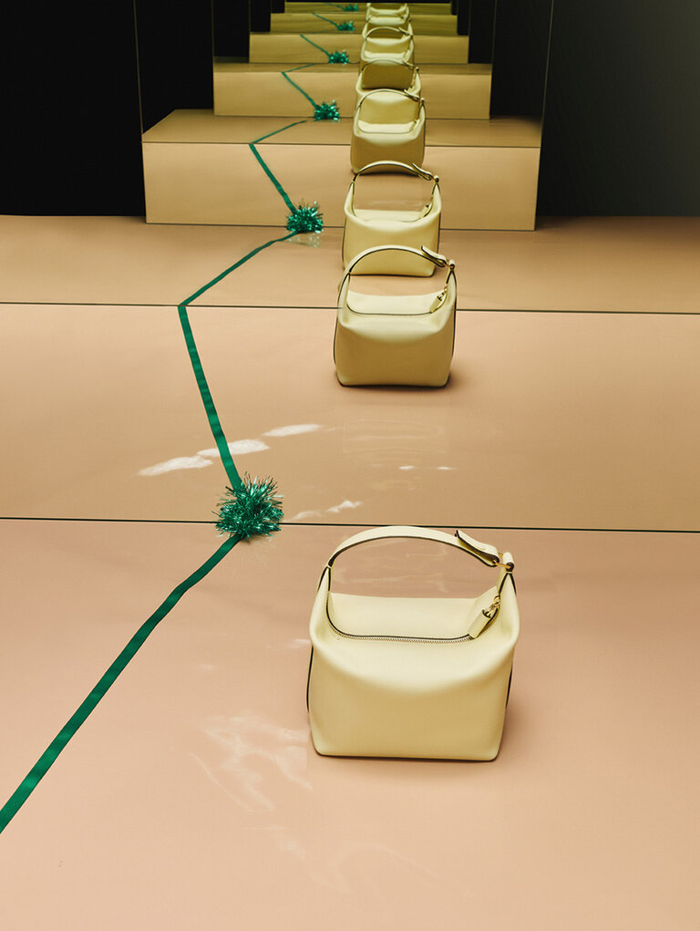 Valextra - Milano mochi leather bag pergamena white color