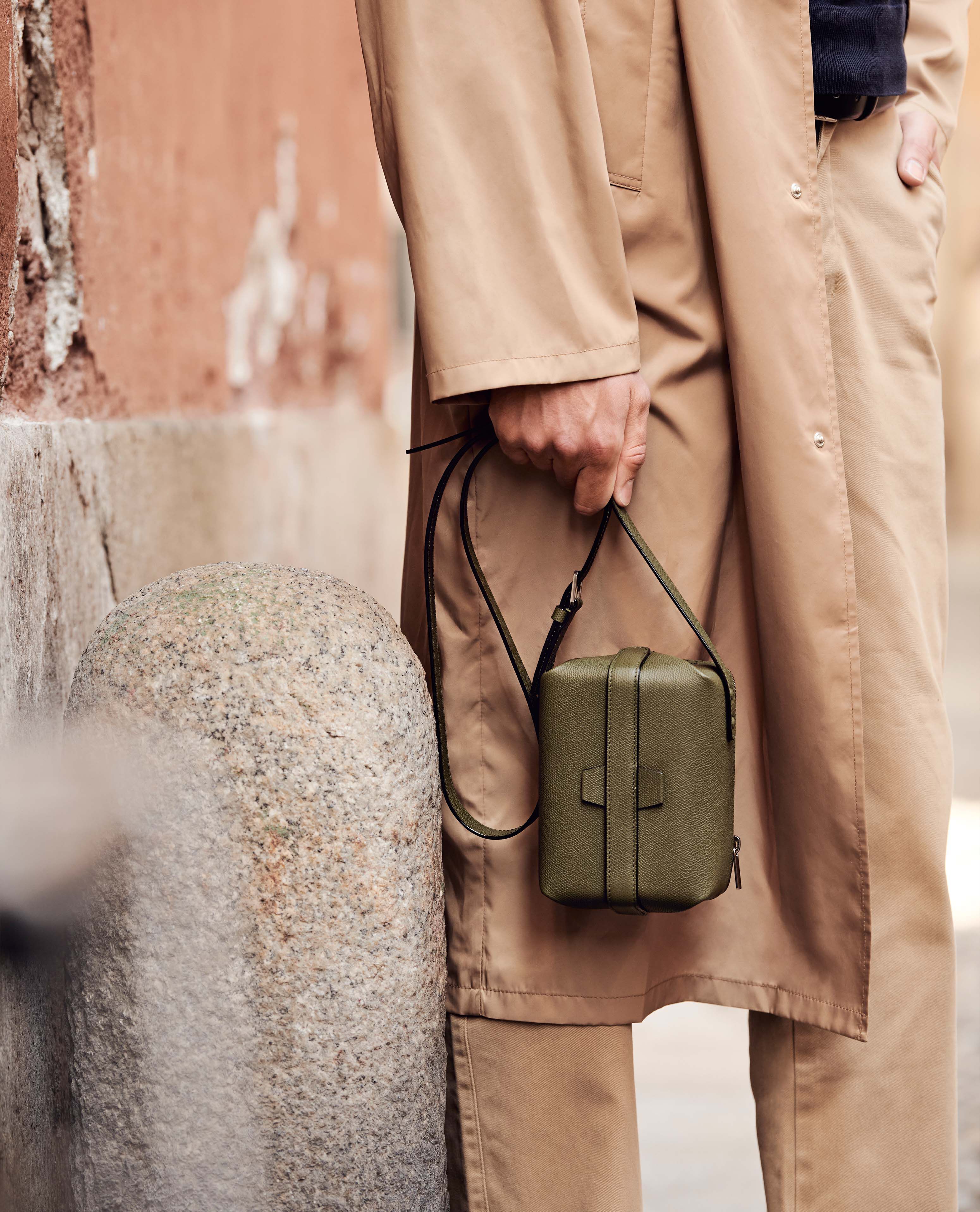 Made in Italy leather handbags and purses collections | Valextra
