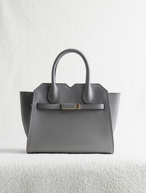 24/7 Valextra: Chapter Three