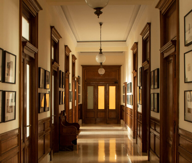 Milan Outside/Inside - palazzo del Corriere Della Sera - Valextra