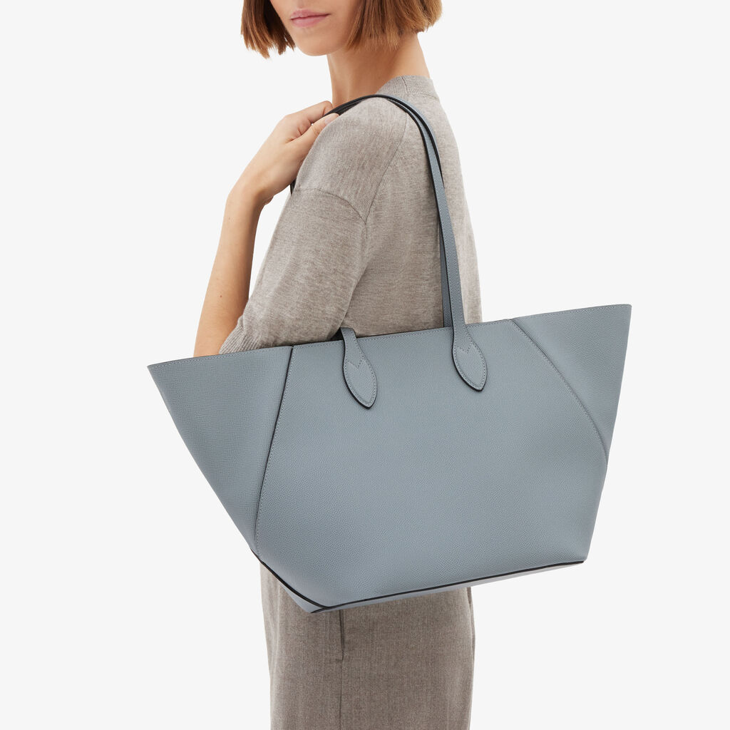 Vivi Shopping Medium Bag - Niagara Blue - Vitello Millepunte Soft - Valextra - 2