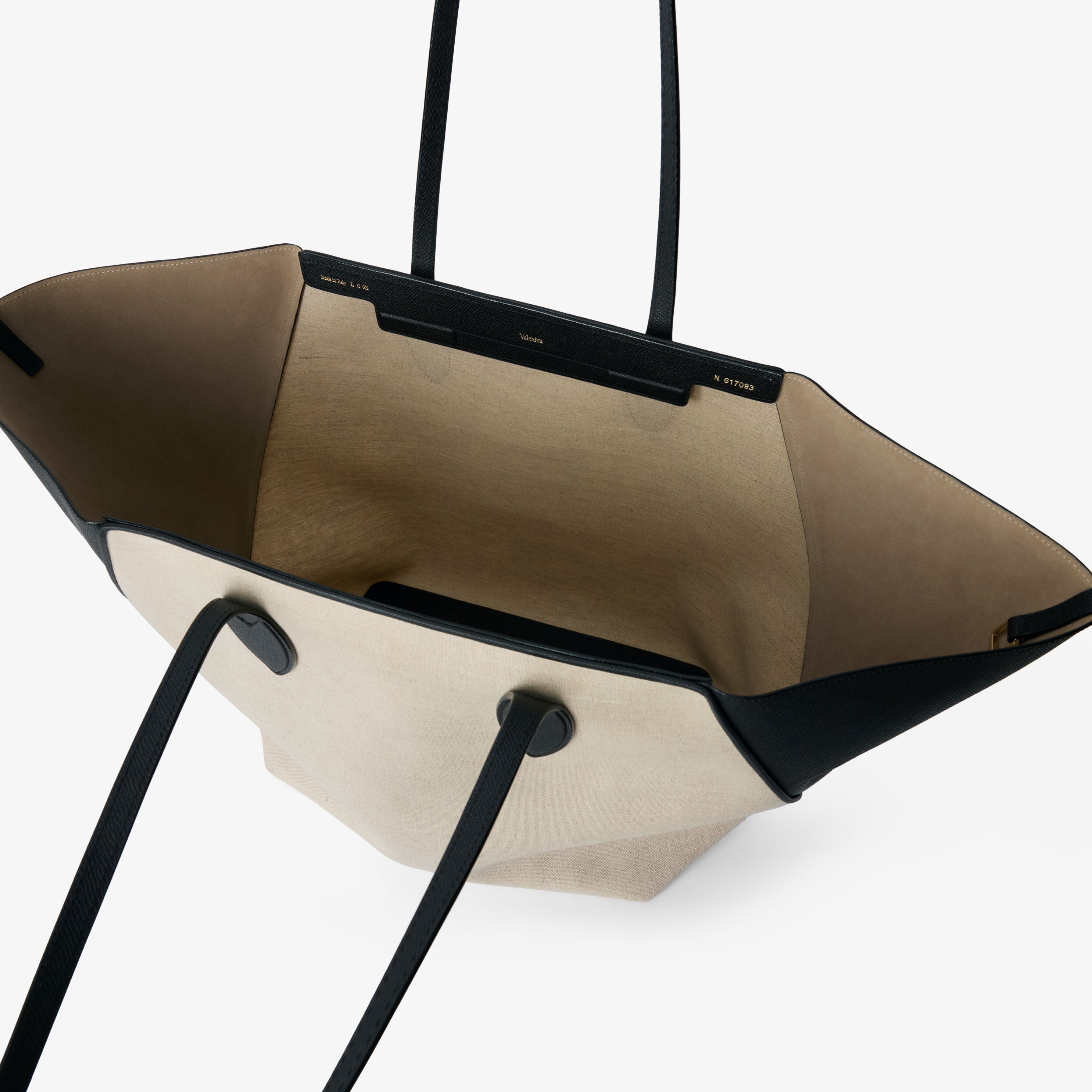 【関税&送料込】Valextra Shoulder Bag Grain leather shoulder bags, side bags, sling purses | Valextra