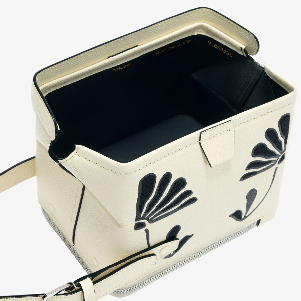 Tric Trac Flowers Bag - Pergamena White/Black - Vitello VS-Stampa+Ricamo Daisy - Valextra - 5