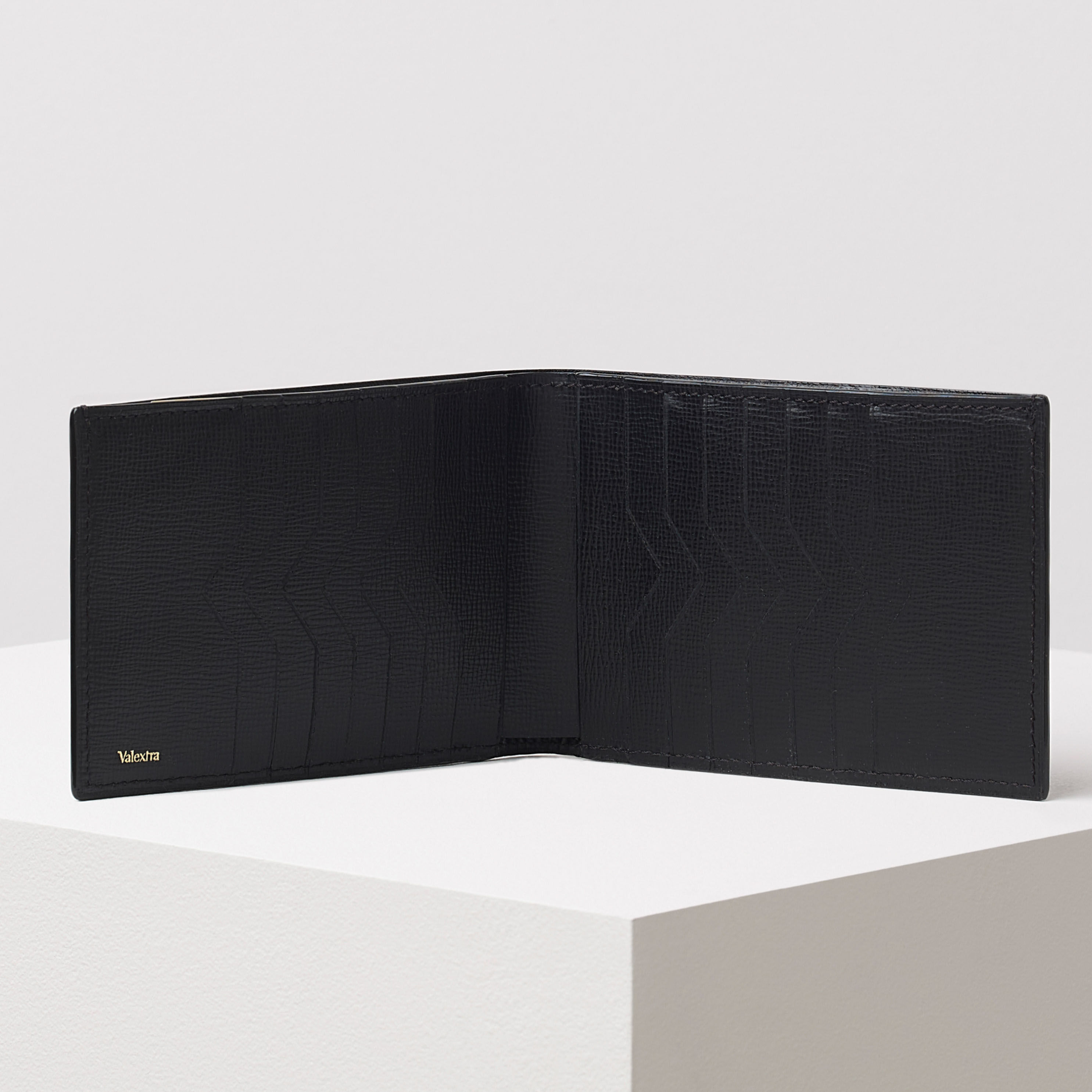 Black Leather crafted wallet with card slots | Valextra