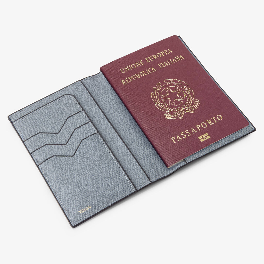 Passport Holder 3CC - Niagara Blue - Vitello VS - Valextra - 3