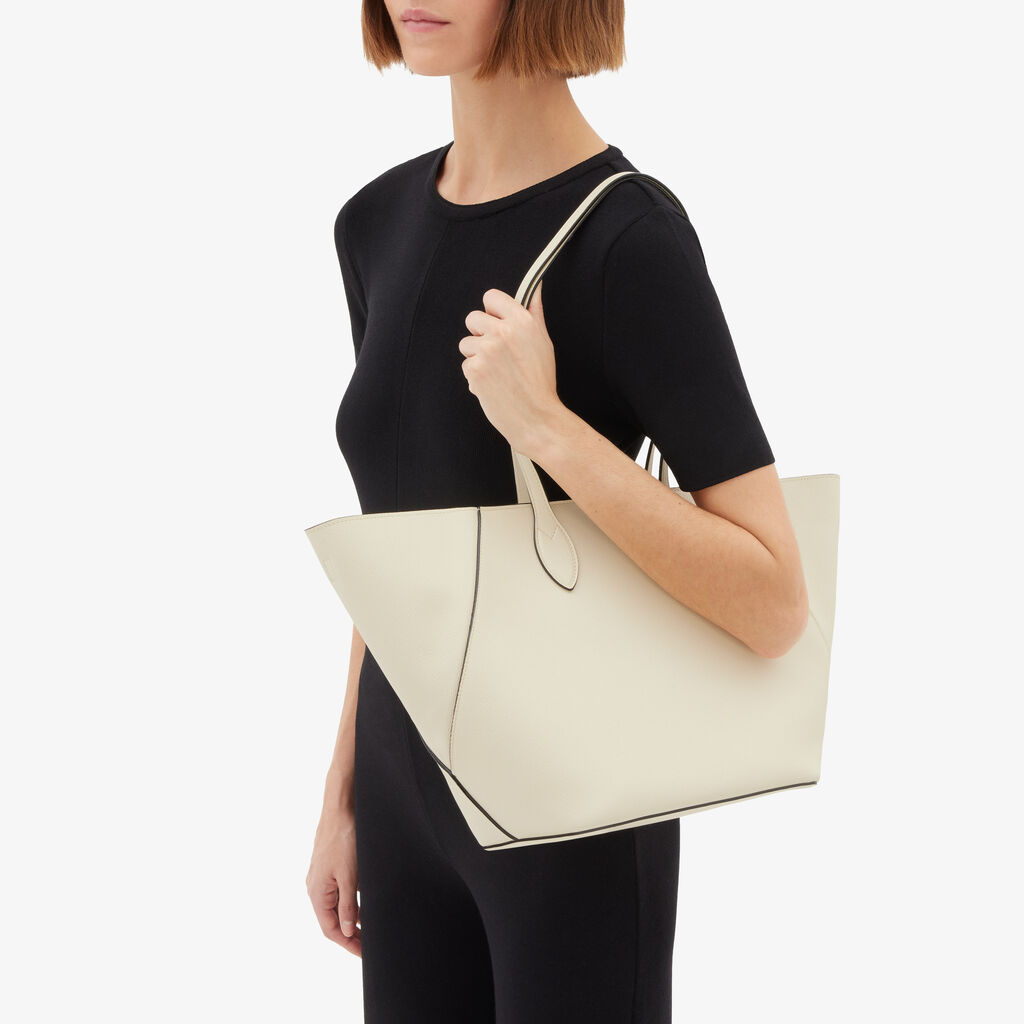 Vivi Shopping Medium Bag - Pergamena White - Vitello Millepunte Soft - Valextra - 3