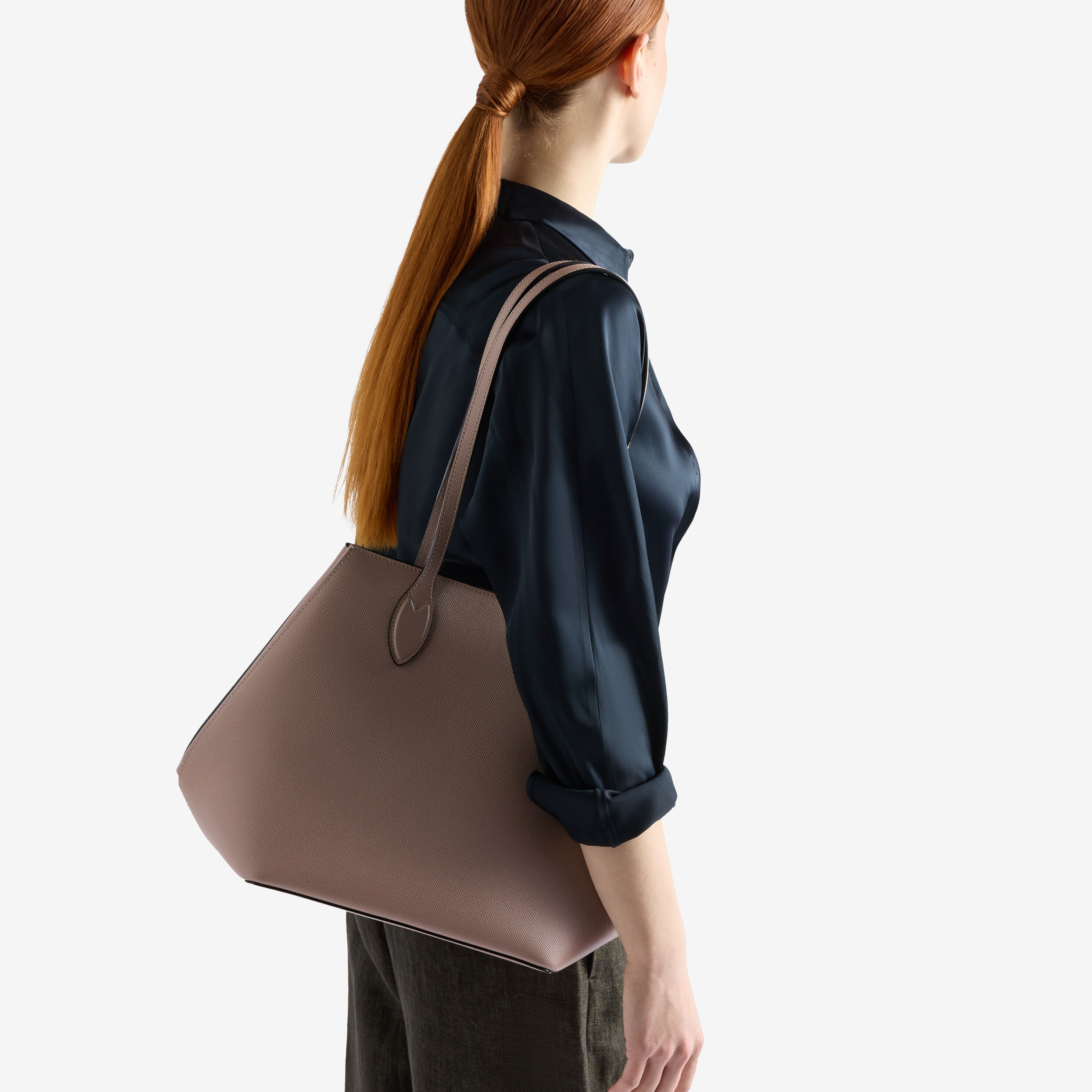 Women's Beige Luxury Leather Shopping Medium Bag | Valextra Vivi