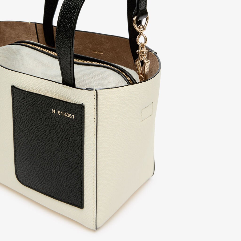 Soft Bucket Micro bag - Pergamena White/Black - Vitello VS - Valextra - 3