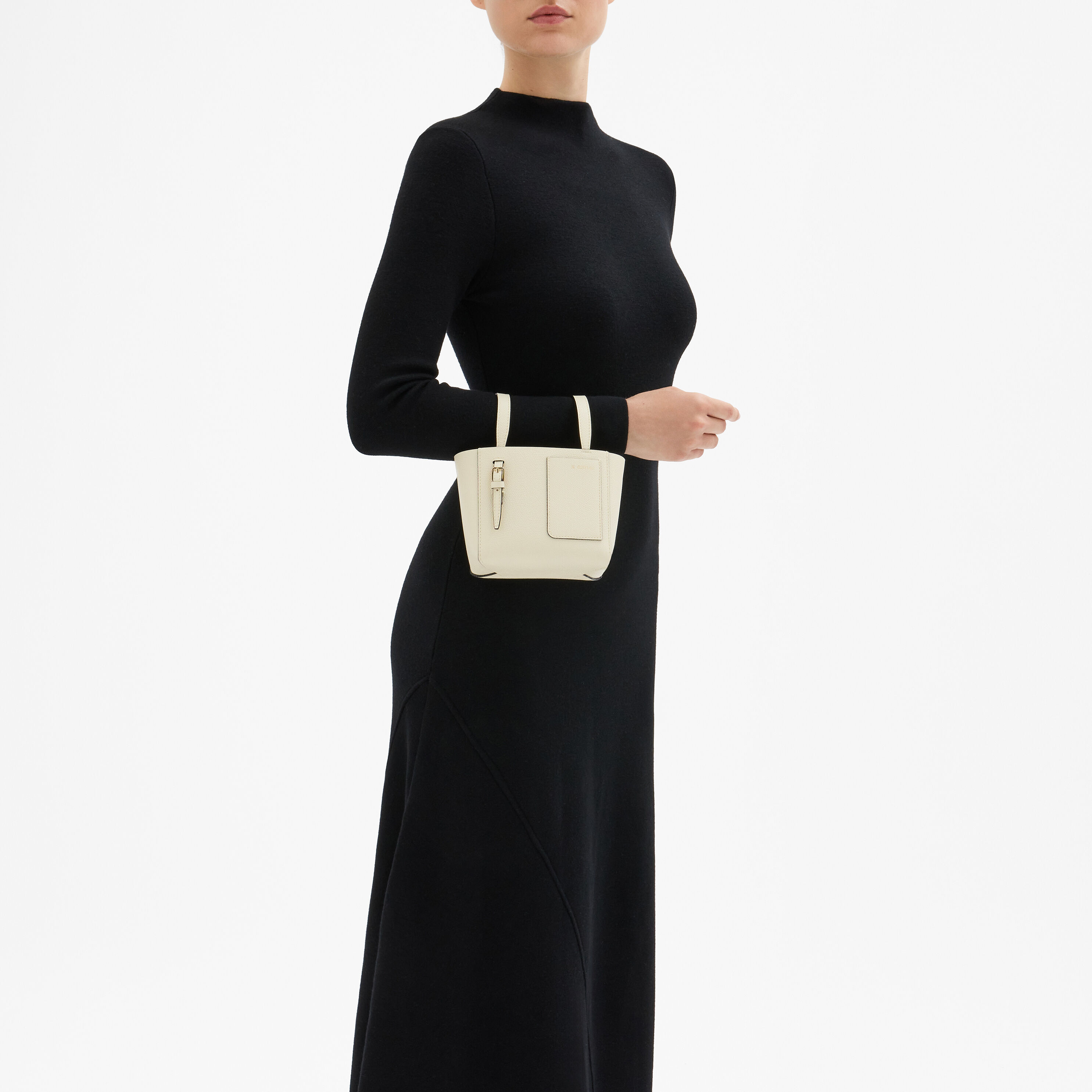 Women's White Luxury Leather Bucket Nano Bag | Valextra Soft