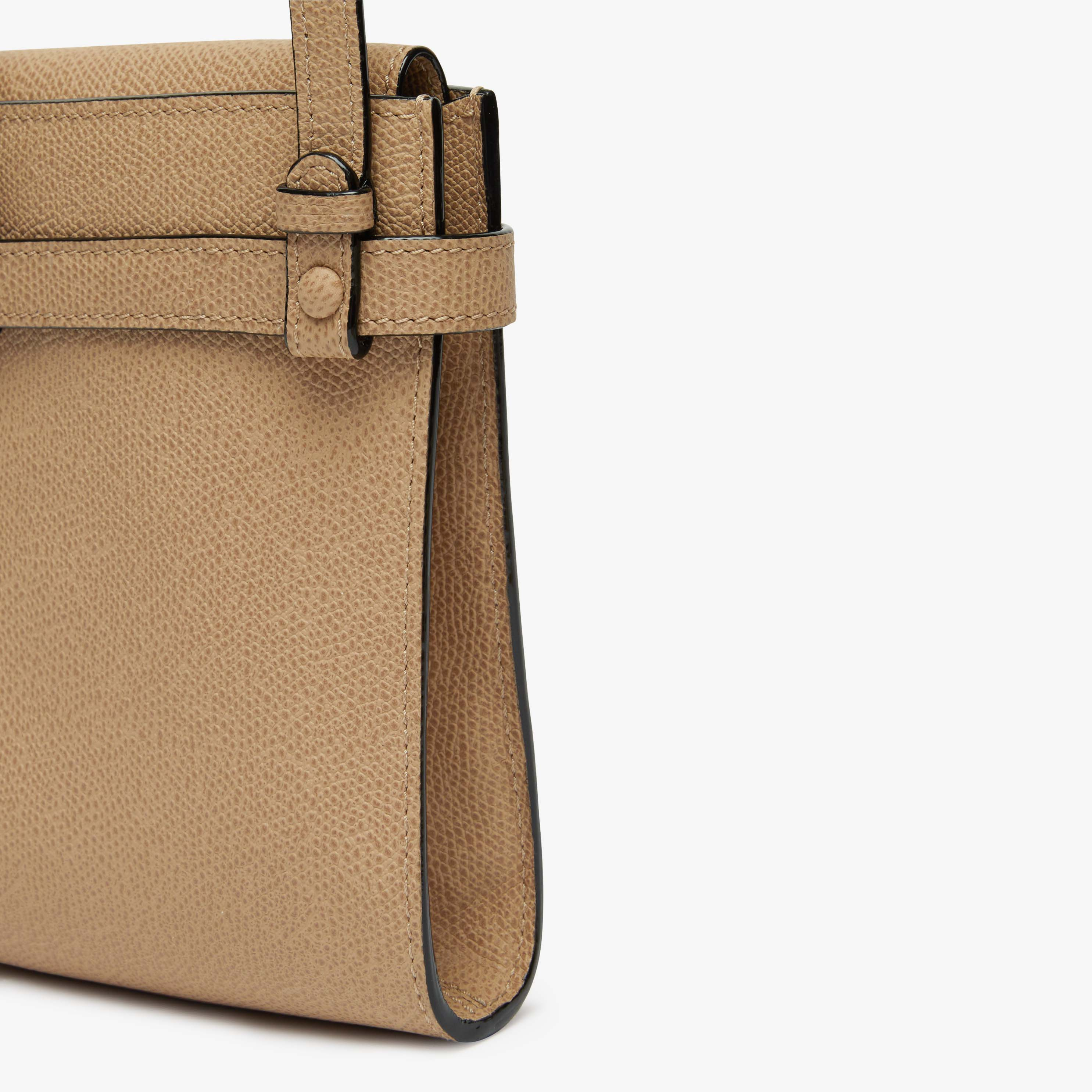 【コンパクトでも存在感抜群】Valextra Brera B-tracollina Slim Black Leather Micro slim crossbody bag | Valextra Brera