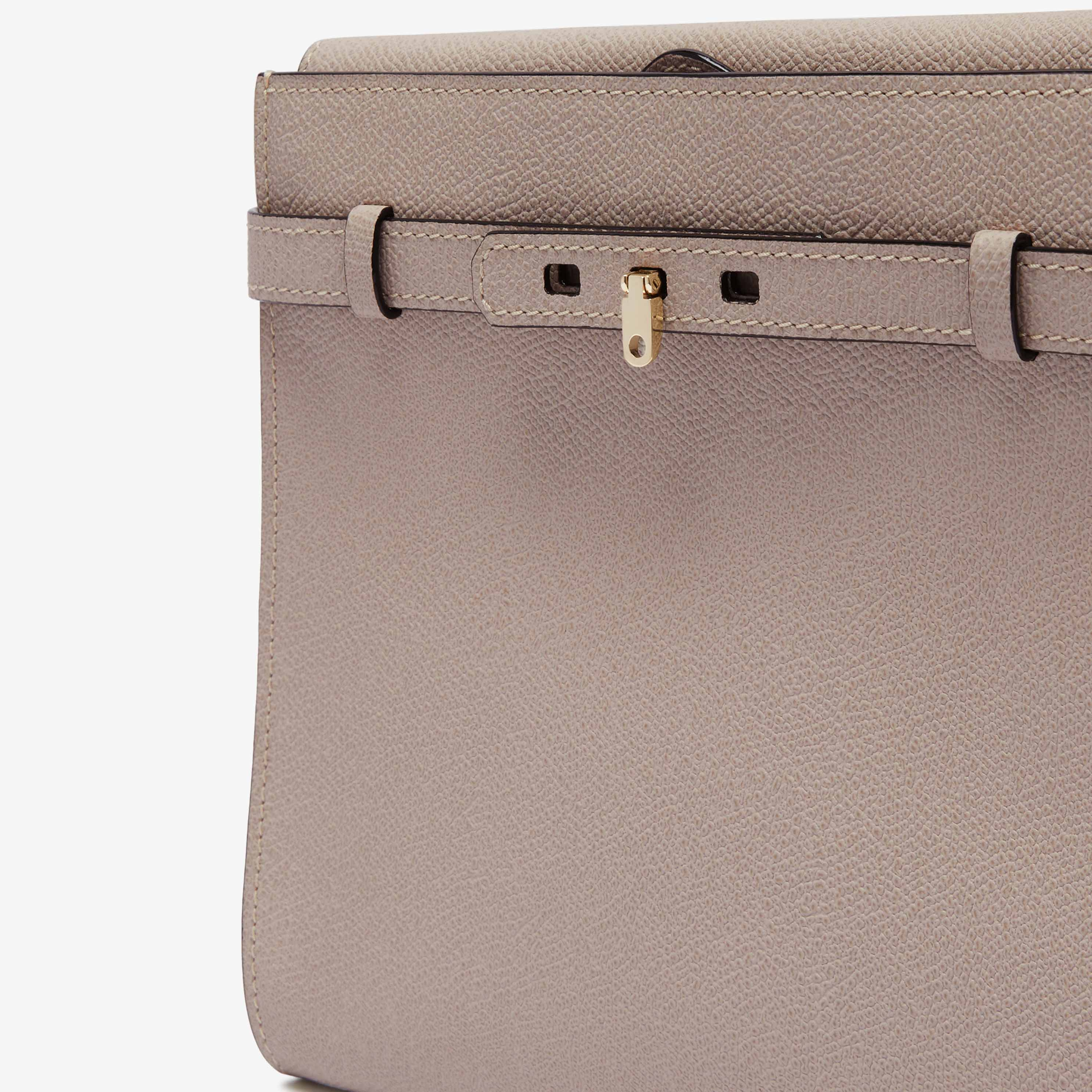 【Valextra】ブレラ B-Trasacco スリム ショルダーバッグ 楽天市場】Valextra ヴァレクストラ ショルダーバッグ Brera
